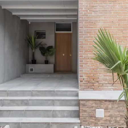 Chalet Alameda De Osuna Madrid Exterior photo