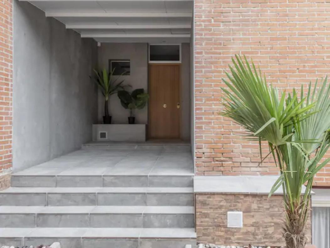 Chalet Alameda De Osuna Madrid Exterior photo