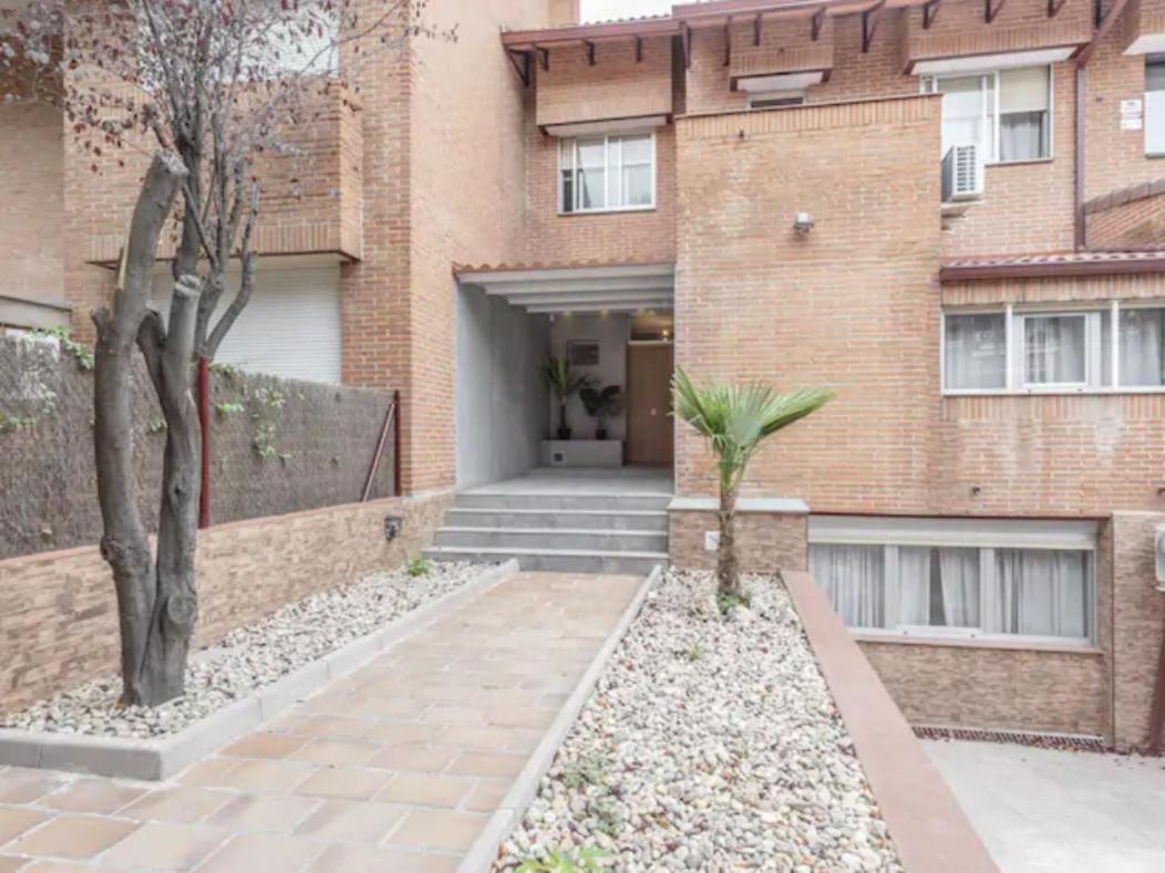 Chalet Alameda De Osuna Madrid Exterior photo