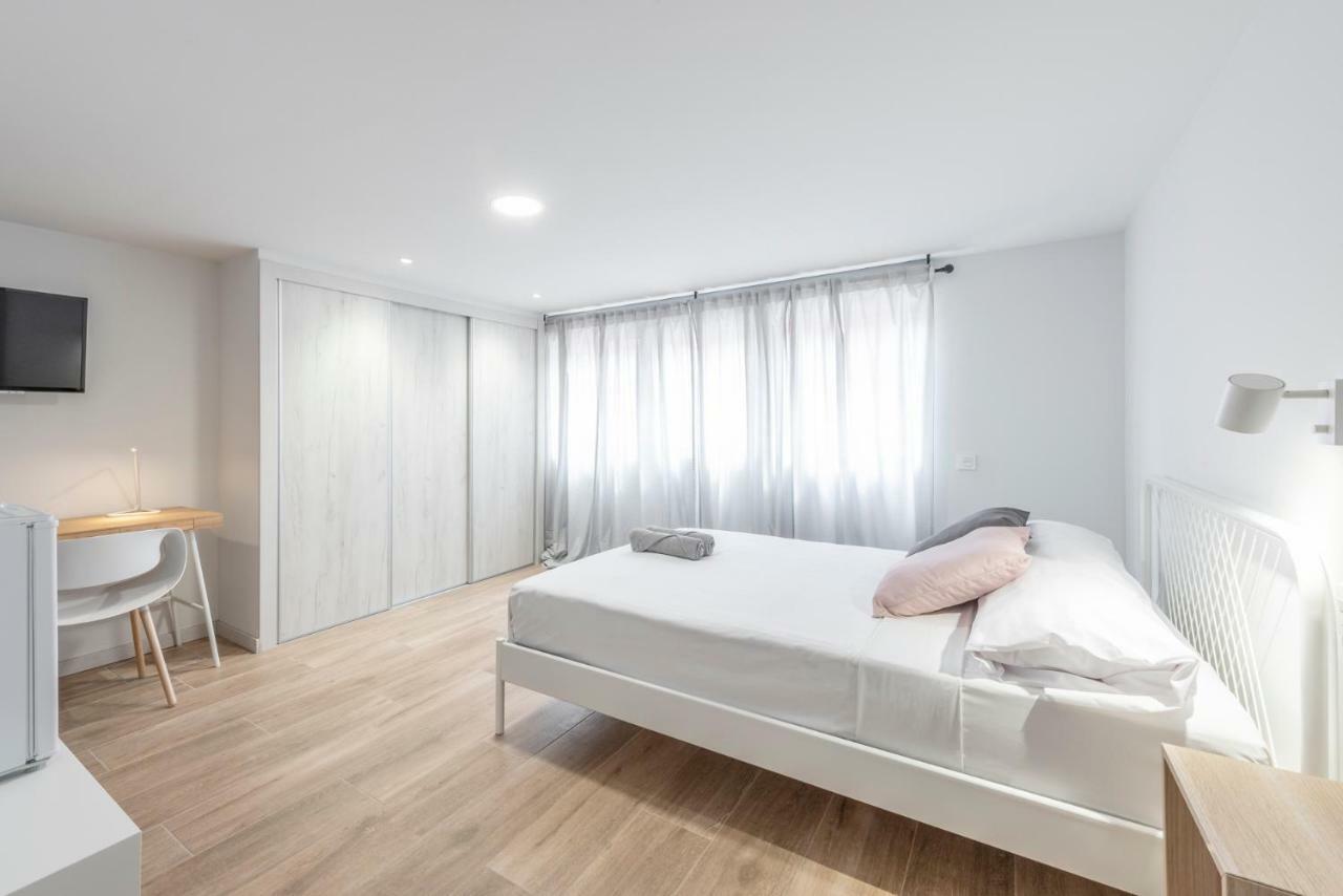 Chalet Alameda De Osuna Madrid Exterior photo