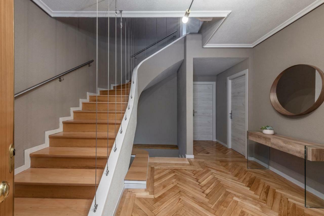 Chalet Alameda De Osuna Madrid Exterior photo